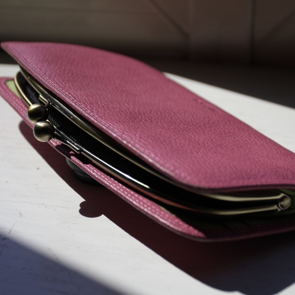 🛍 Pink and Green Leather Wallet - Picture 2 of 8